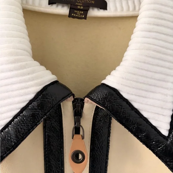 Louis Vuitton Cream and Black Zippered Top - Picture 2 of 11
